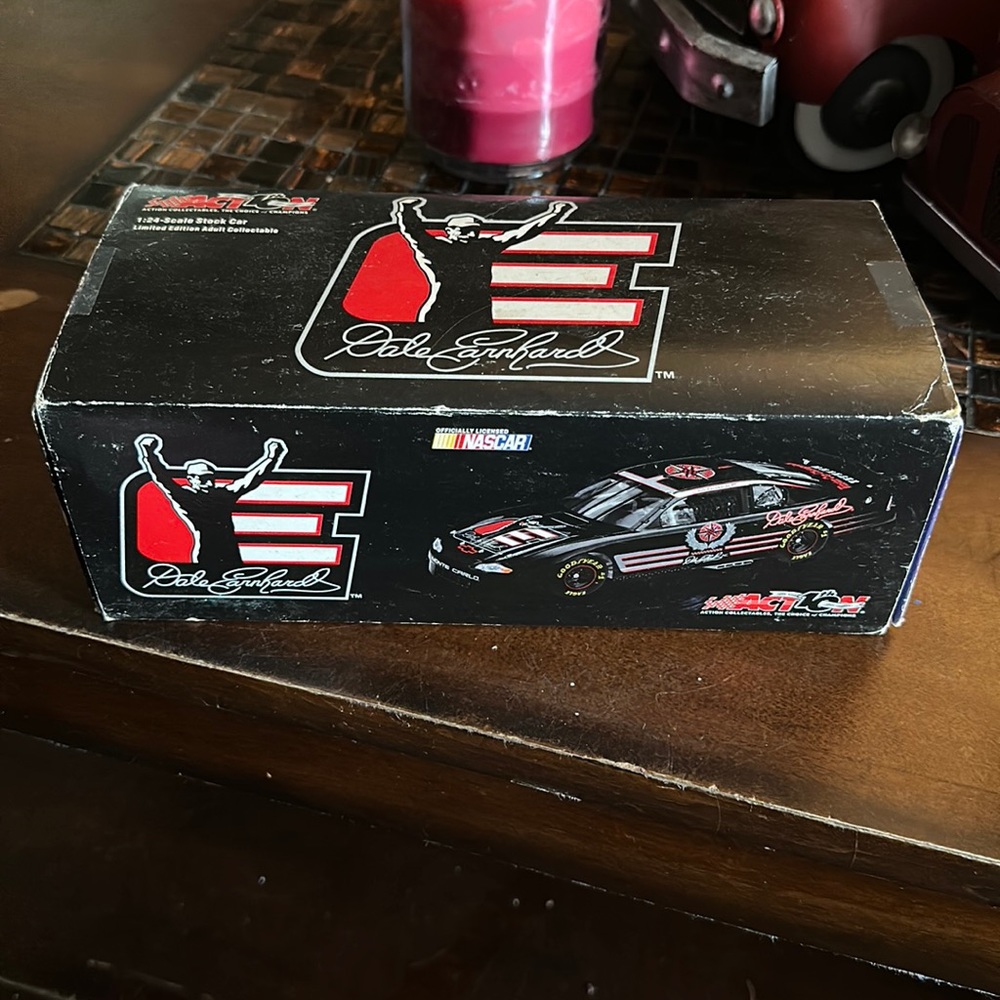 Dale Earnhardt 1:24 scale die cast car new in box